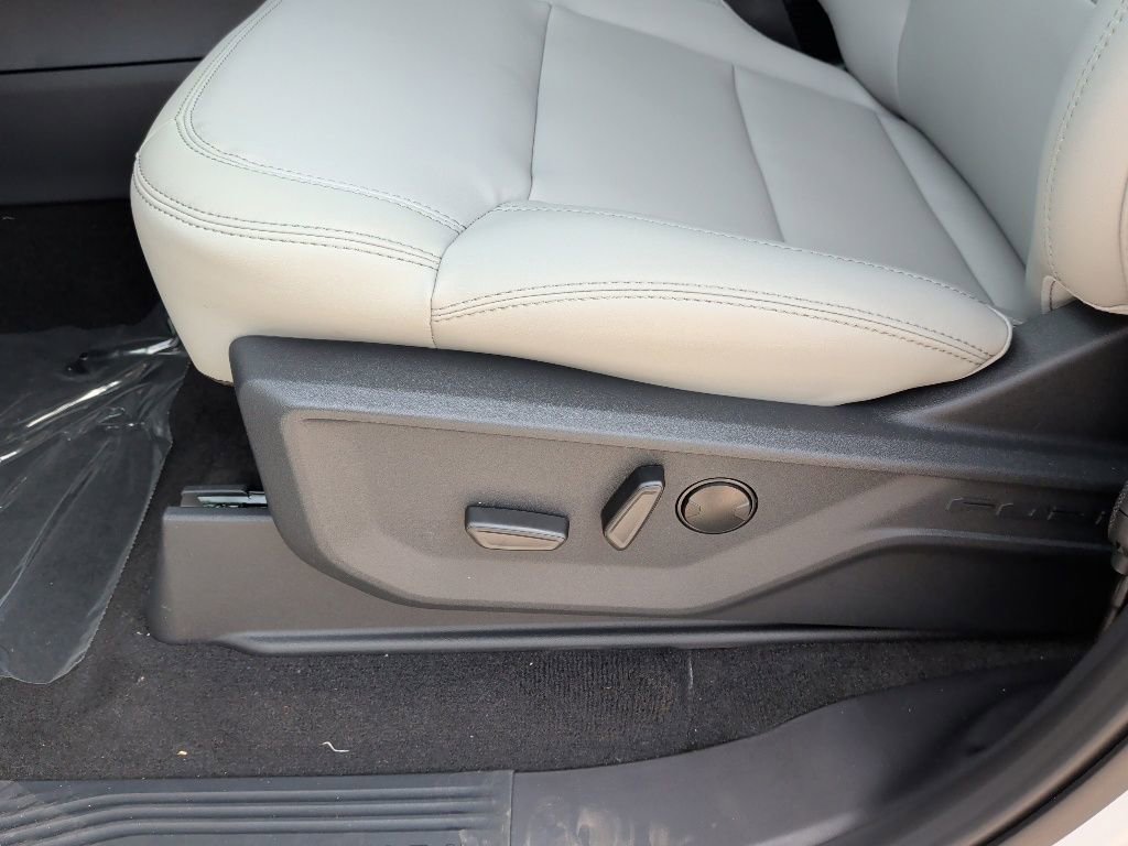 New 2026 Ford Expedition Max Active RWD image 13