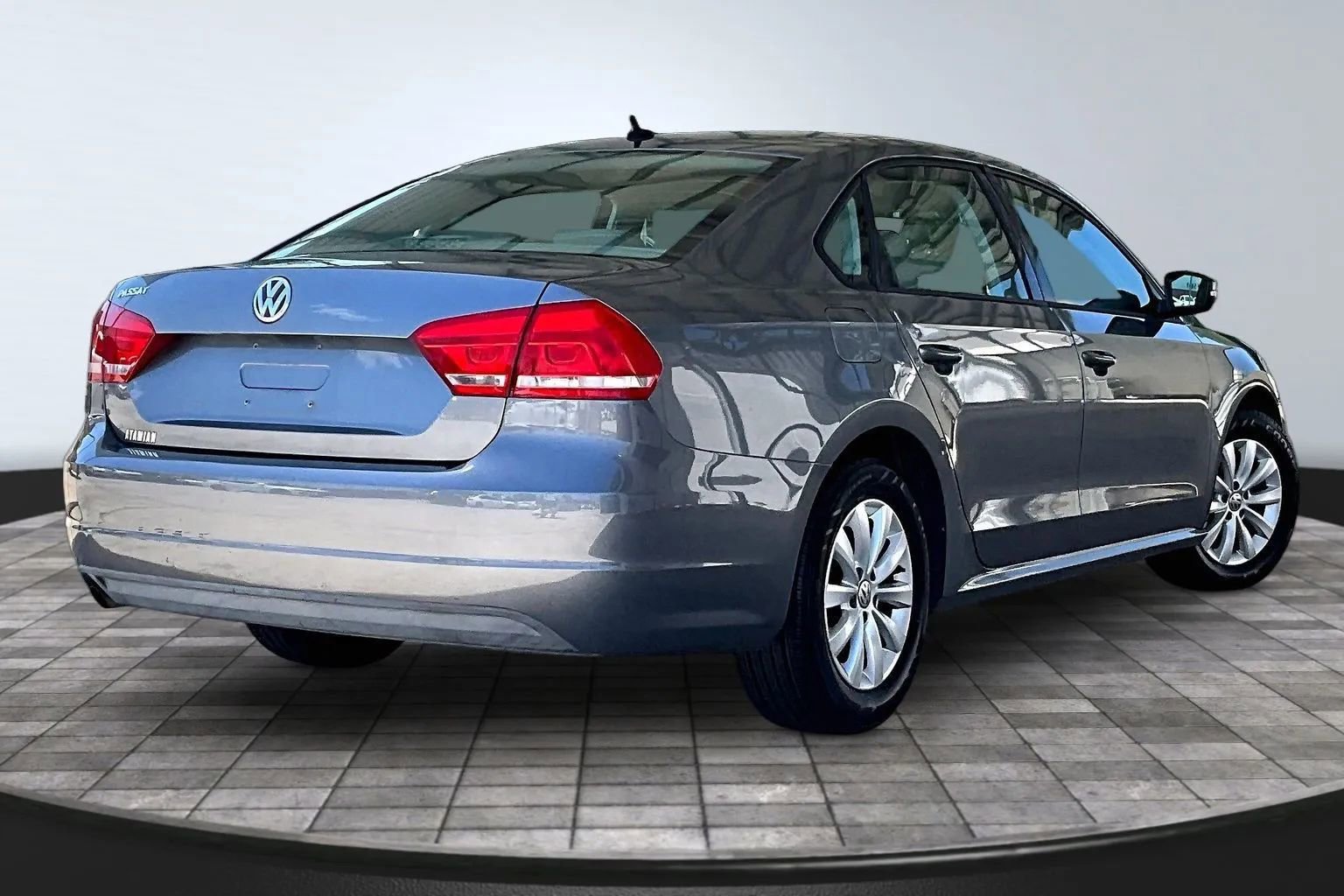 Used 2013 Volkswagen Passat 2.5 S FWD image 6