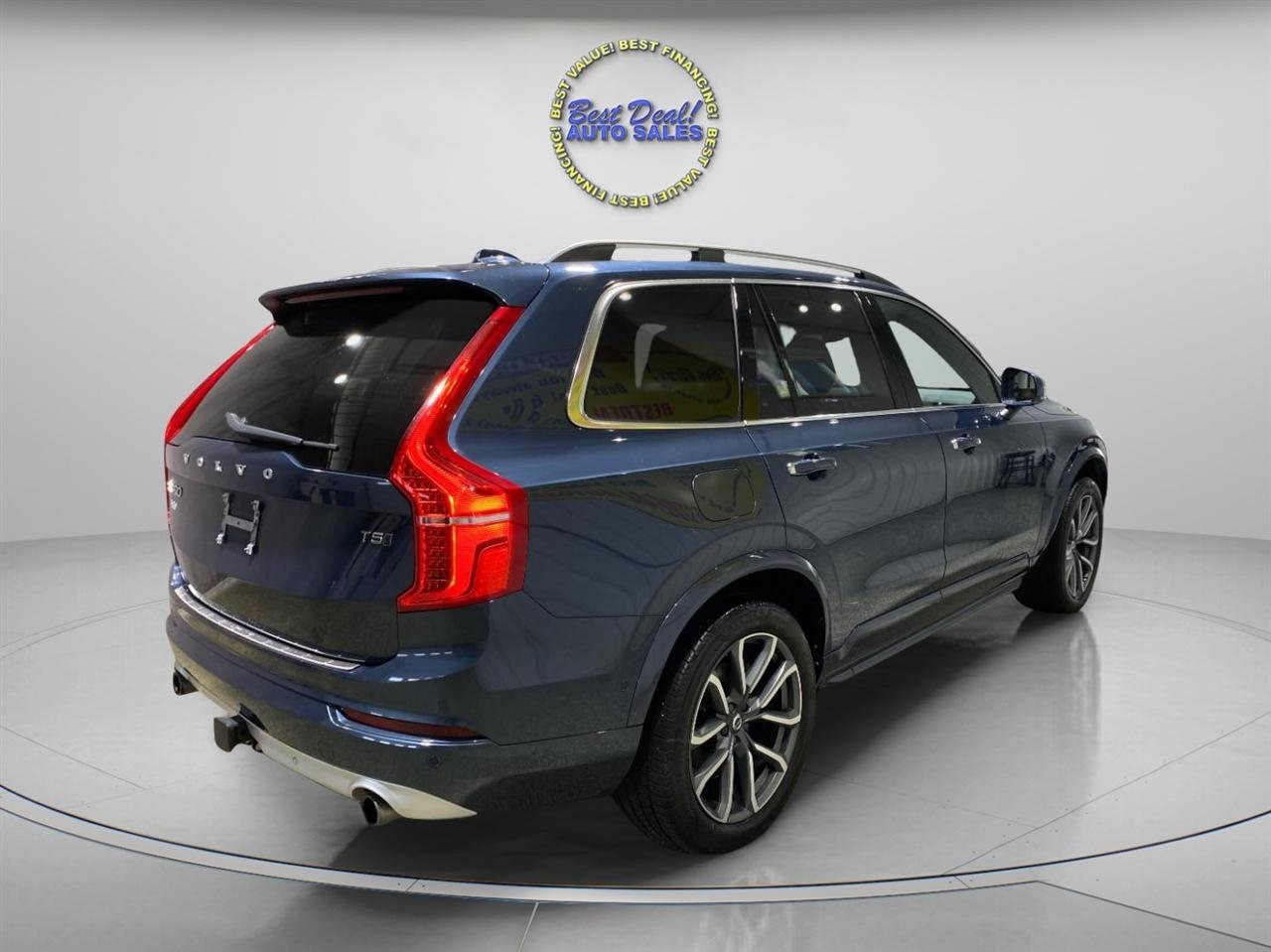 Used 2018 Volvo XC90 T5 Momentum w/ Convenience Package AWD/4WD image 5