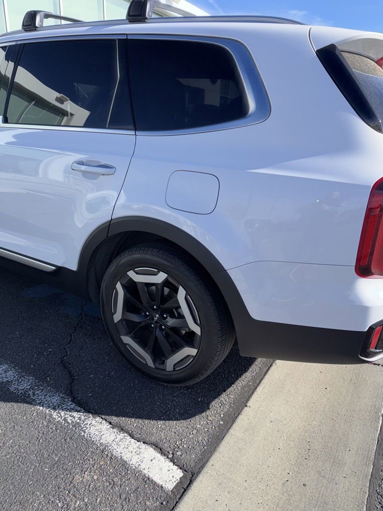 Used 2024 Kia Telluride S w/ S Sunroof Package image 5