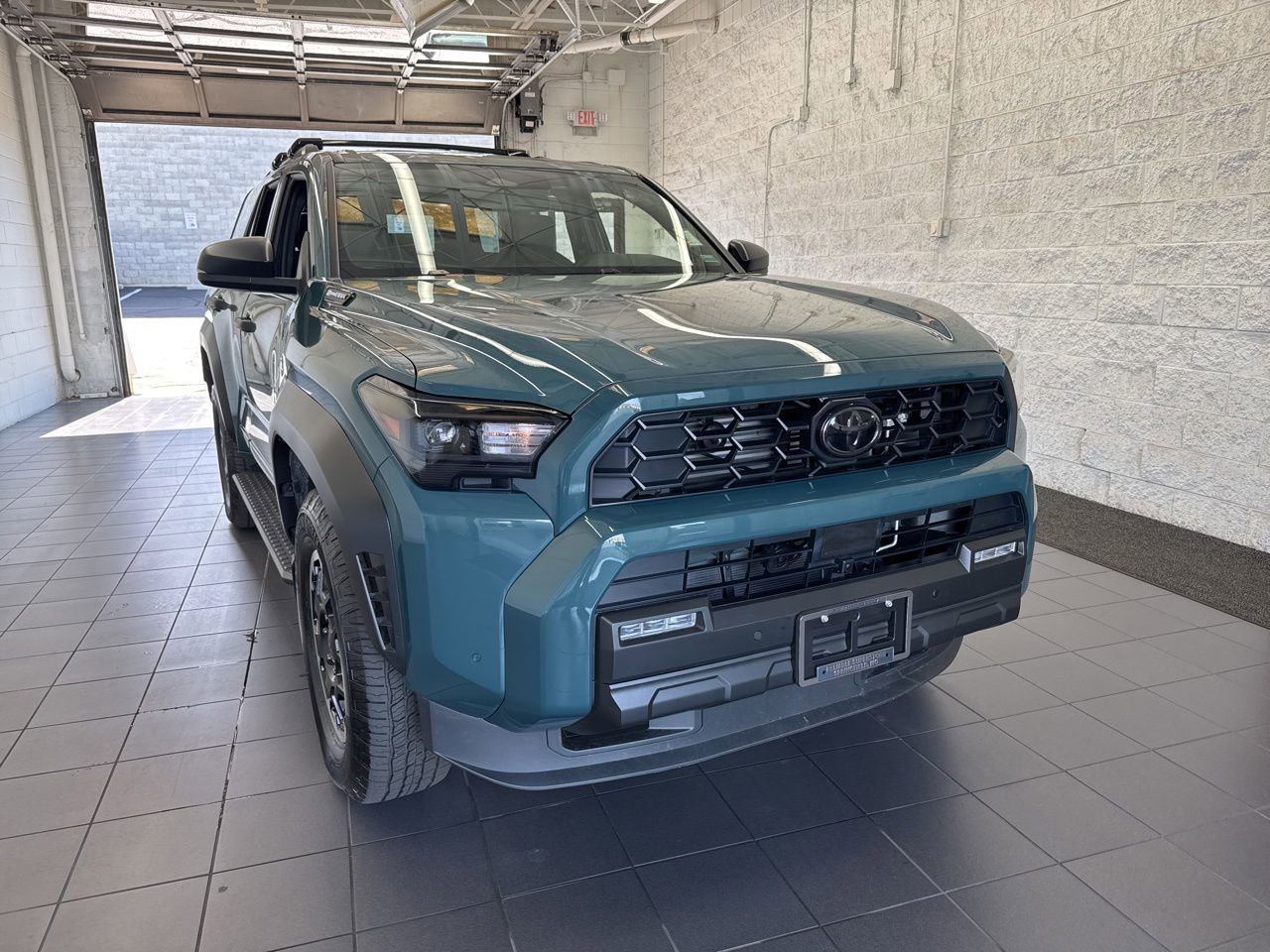 Certified 2025 Toyota 4Runner TRD Off-Road AWD/4WD image 2