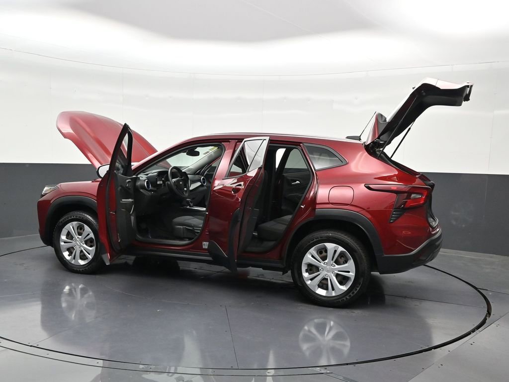 Used 2024 Chevrolet Trax LS FWD image 35