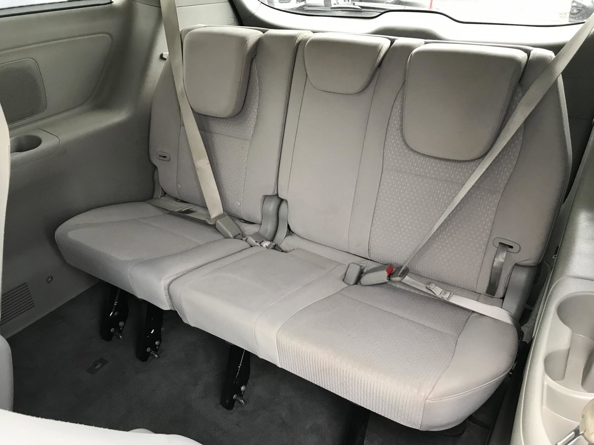 Used 2016 Kia Sedona LX w/ LX Convenience Package FWD image 18
