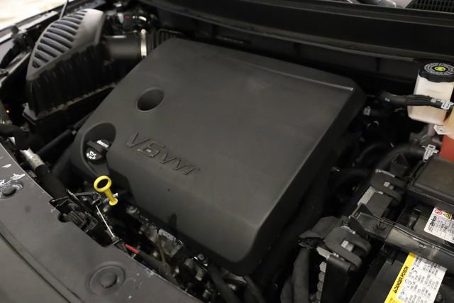 Used 2024 Buick Enclave Essence w/ LPO, Touring Package image 11