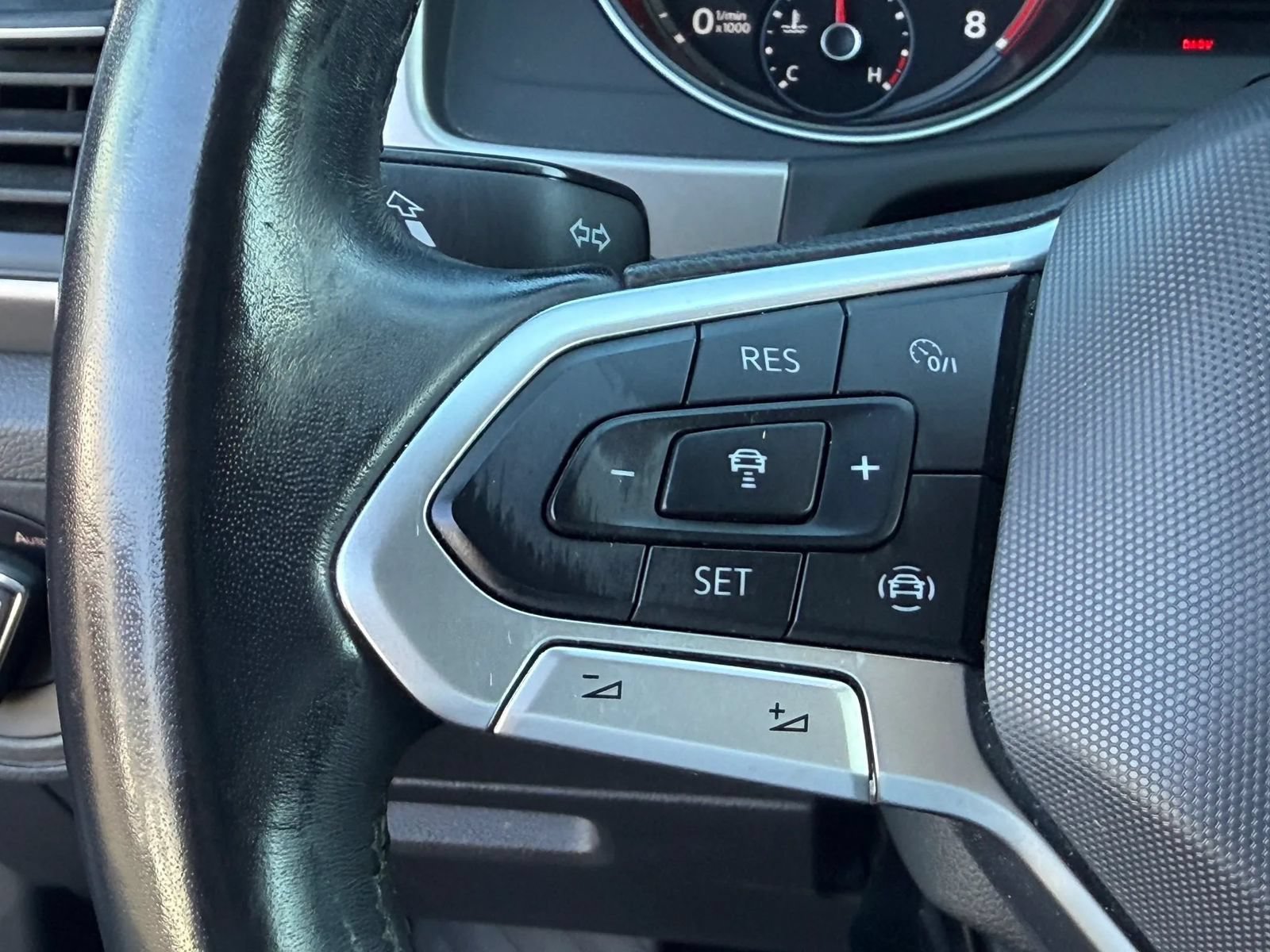 Used 2021 Volkswagen Atlas SE w/ Panoramic Sunroof Package FWD image 47