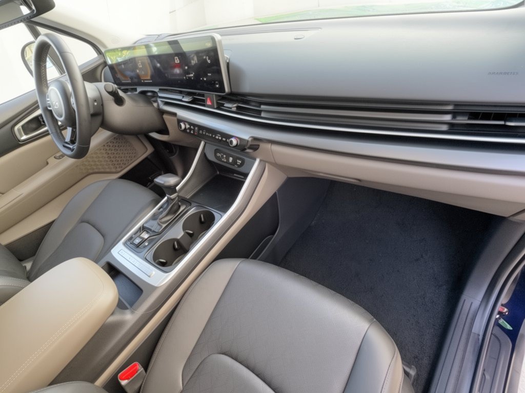 Used 2026 Kia Carnival FWD image 30