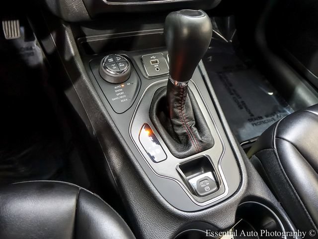 Used 2019 Jeep Cherokee Trailhawk AWD/4WD image 18