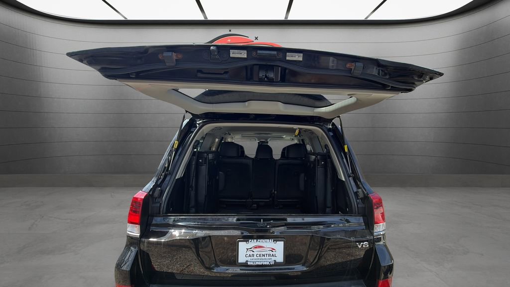 Used 2016 Toyota Land Cruiser w/ Four Season Floor Mat Package AWD/4WD image 30