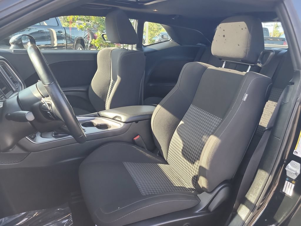 Certified 2022 Dodge Challenger R/T w/ Blacktop Package RWD image 13