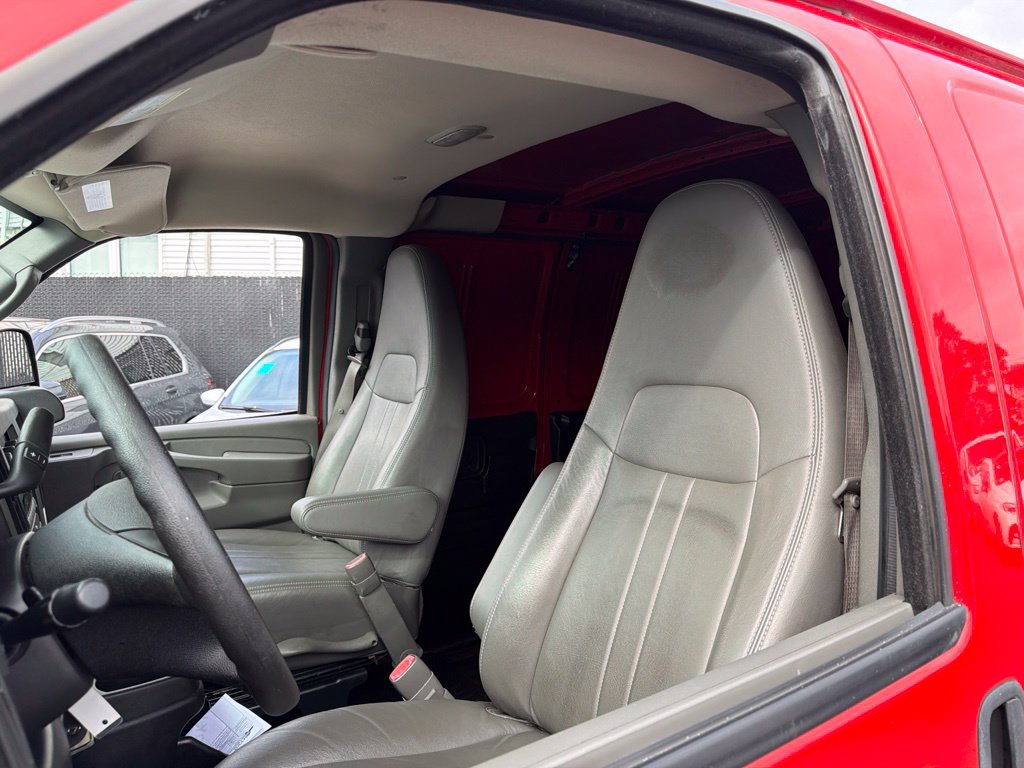 Used 2013 GMC Savana 3500 w/ Power Package RWD image 28