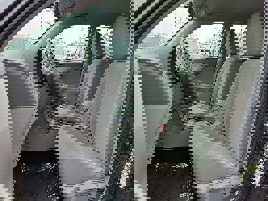 Used 2010 Toyota Corolla image 16