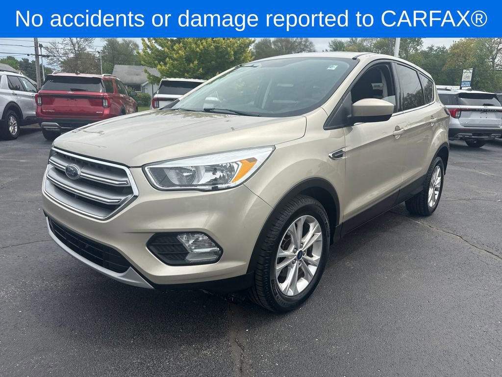 Used 2017 Ford Escape SE FWD image 2