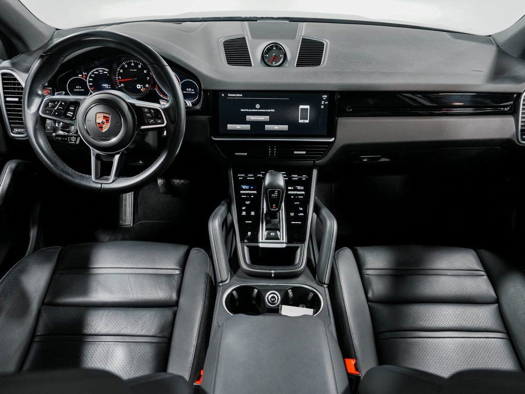 Used 2023 Porsche Cayenne w/ Premium Package image 34