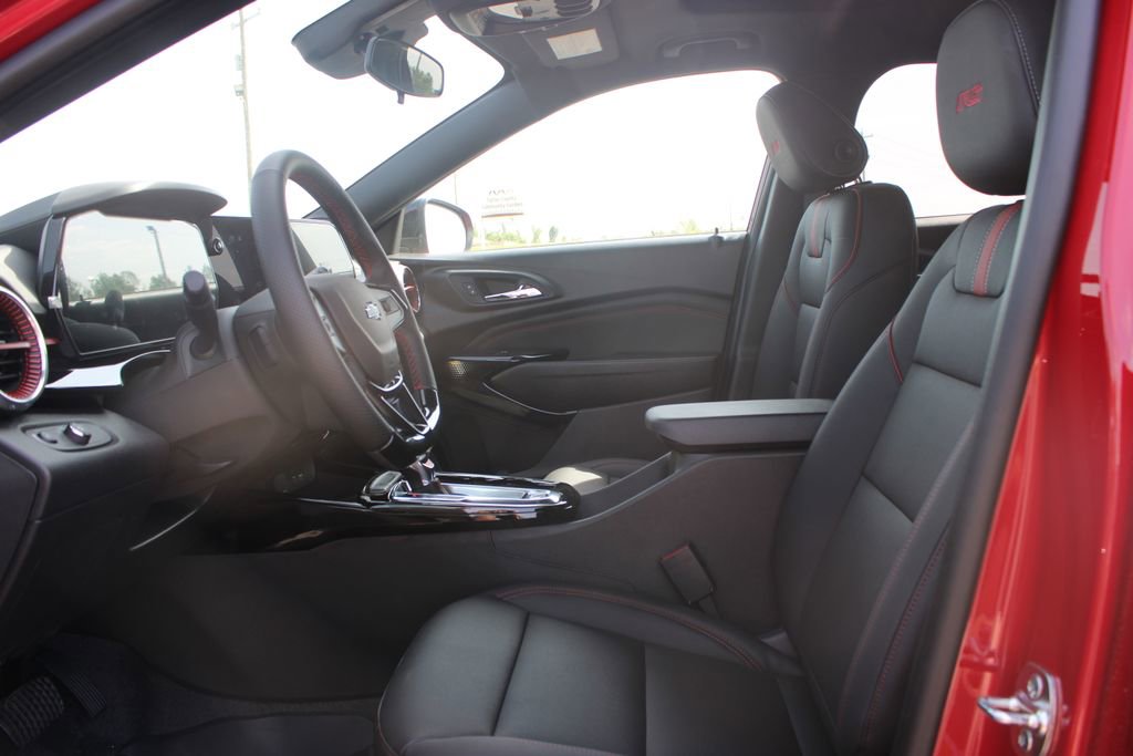 New 2026 Chevrolet Trax RS w/ Sunroof Package image 19