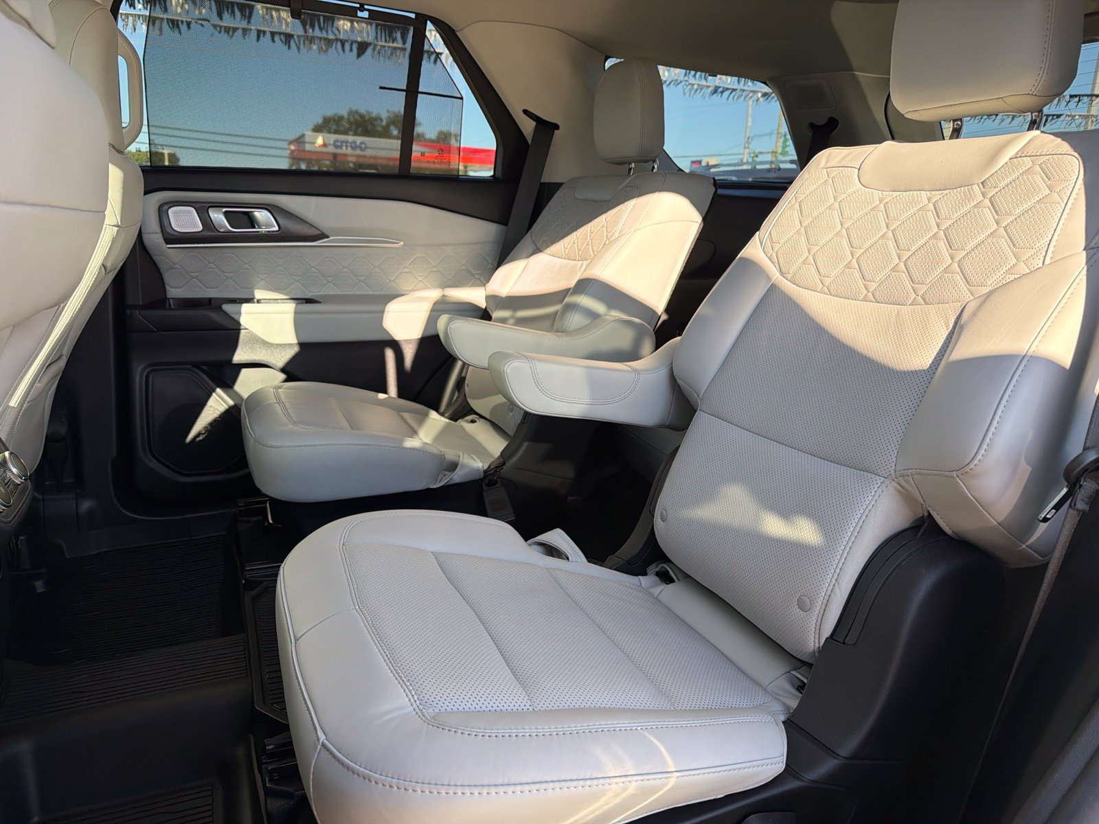 Used 2025 Ford Explorer Platinum w/ Ultimate Package AWD/4WD image 12