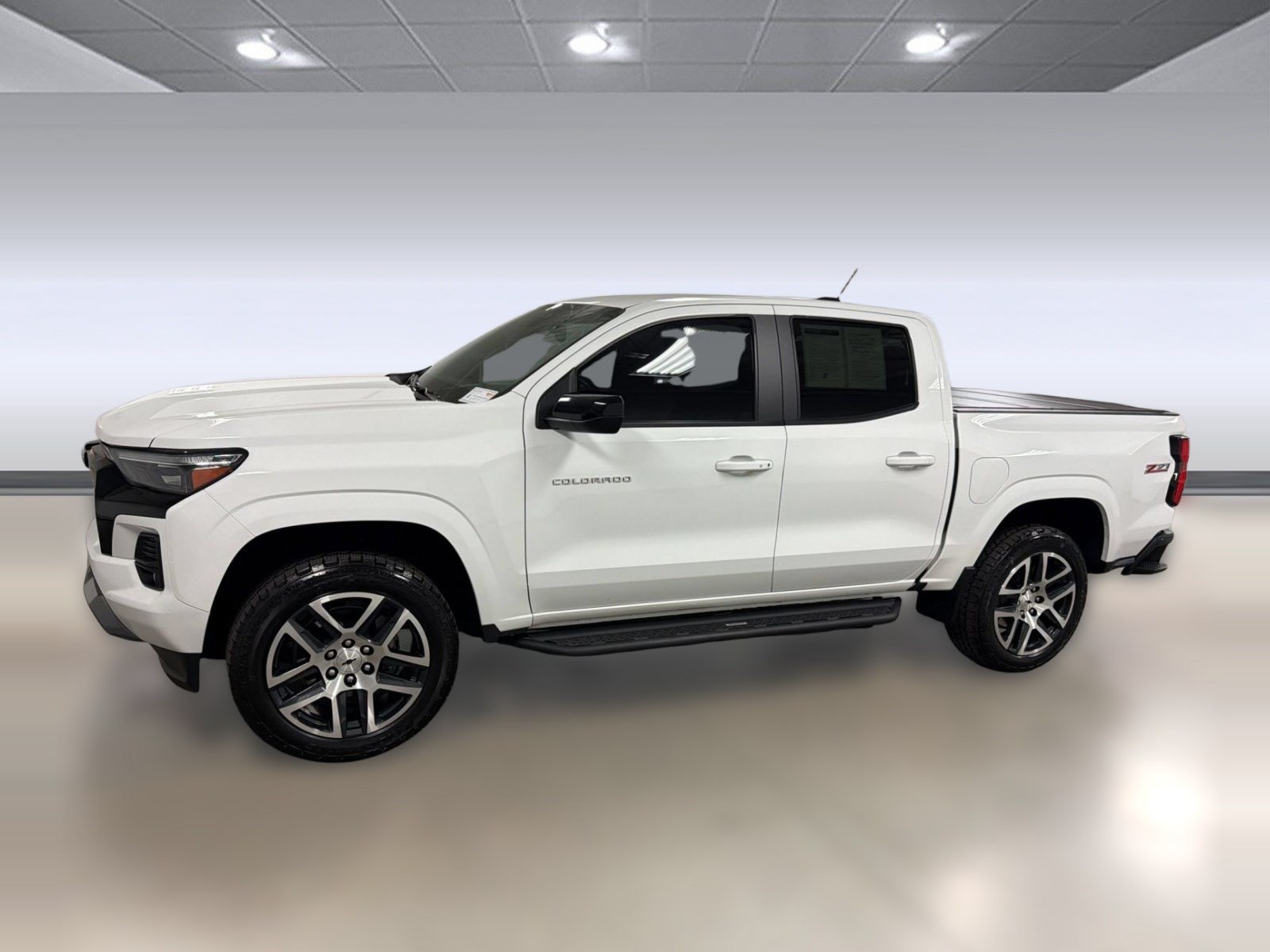 Used 2023 Chevrolet Colorado Z71 w/ Z71 Convenience Package 2 AWD/4WD image 2