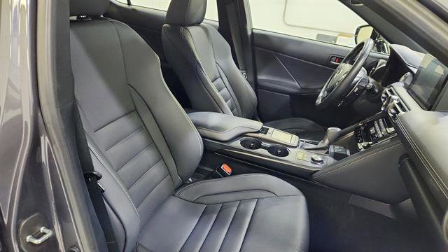 Used 2022 Lexus IS 350 F Sport w/ Accessory Package image 26