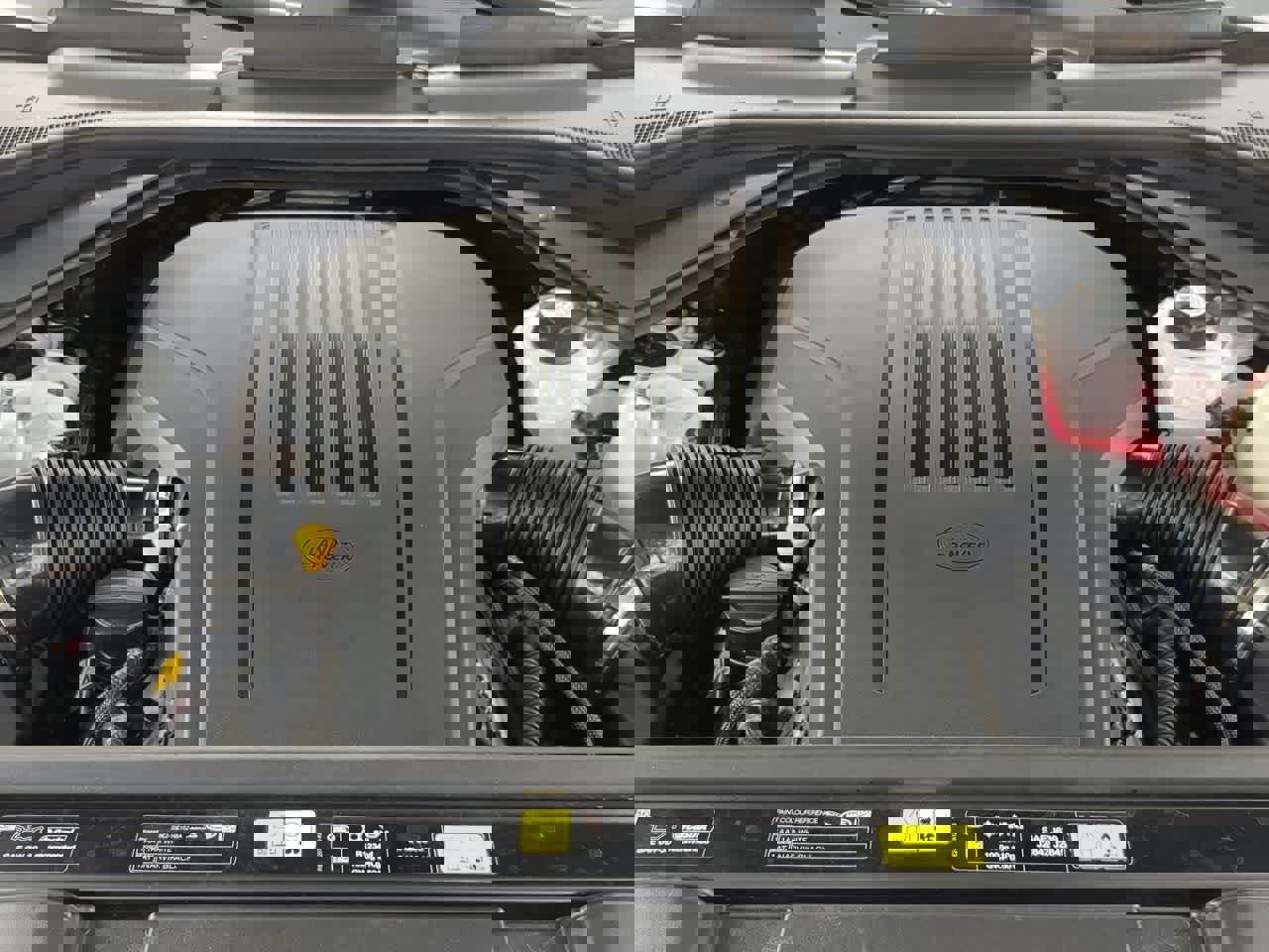 Used 2025 Land Rover Range Rover Long Wheelbase SE image 14