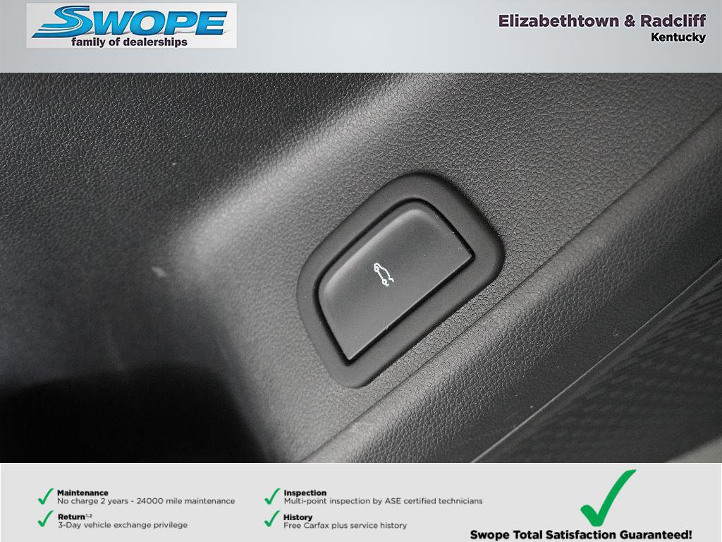 Used 2025 Chevrolet Traverse LT image 16