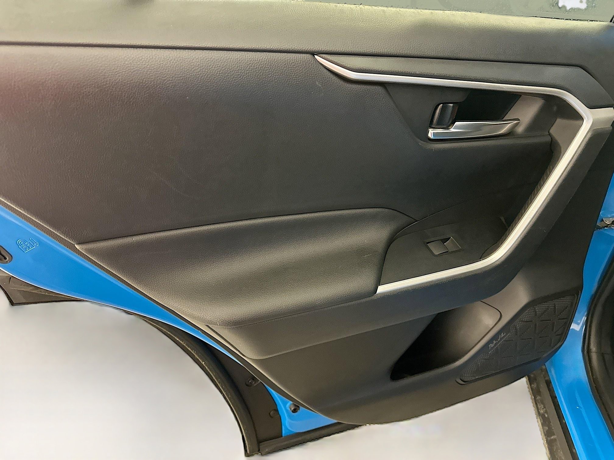 Used 2021 Toyota RAV4 XLE image 27