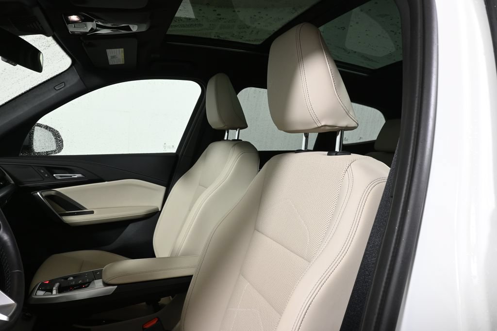 Used 2024 BMW X1 xDrive28i w/ Convenience Package AWD/4WD image 5