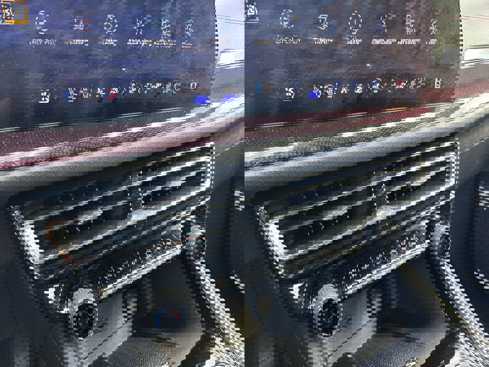 Used 2024 Chevrolet Traverse RS image 21