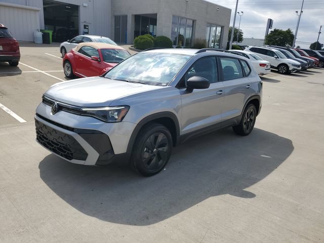 Certified 2025 Volkswagen Taos S FWD image 2
