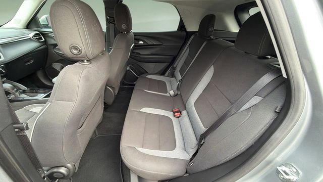 Used 2025 Chevrolet TrailBlazer LT AWD/4WD image 19