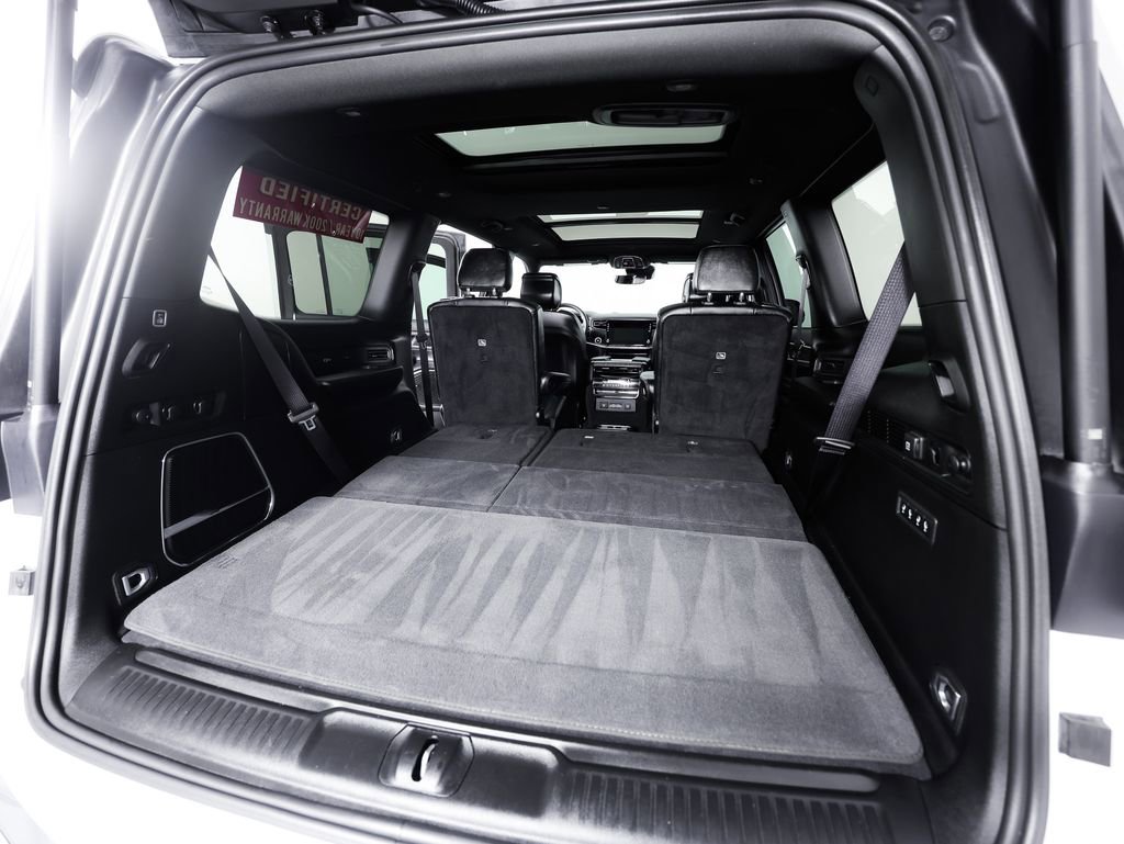 Used 2023 Jeep Wagoneer Series II w/ Premium Group I AWD/4WD image 16