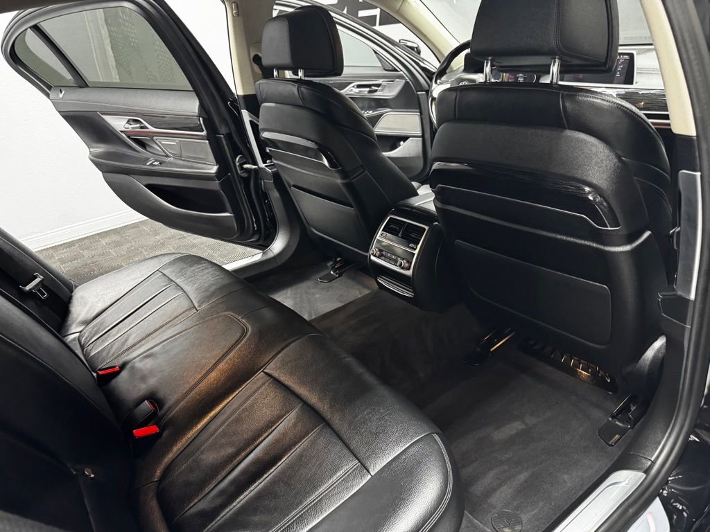 Used 2022 BMW 740i RWD image 48