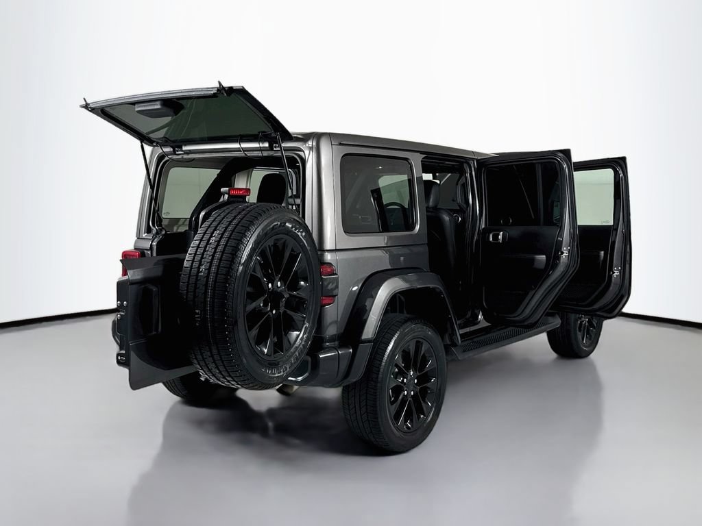 Used 2021 Jeep Wrangler Unlimited Sahara w/ Cold Weather Group AWD/4WD image 24