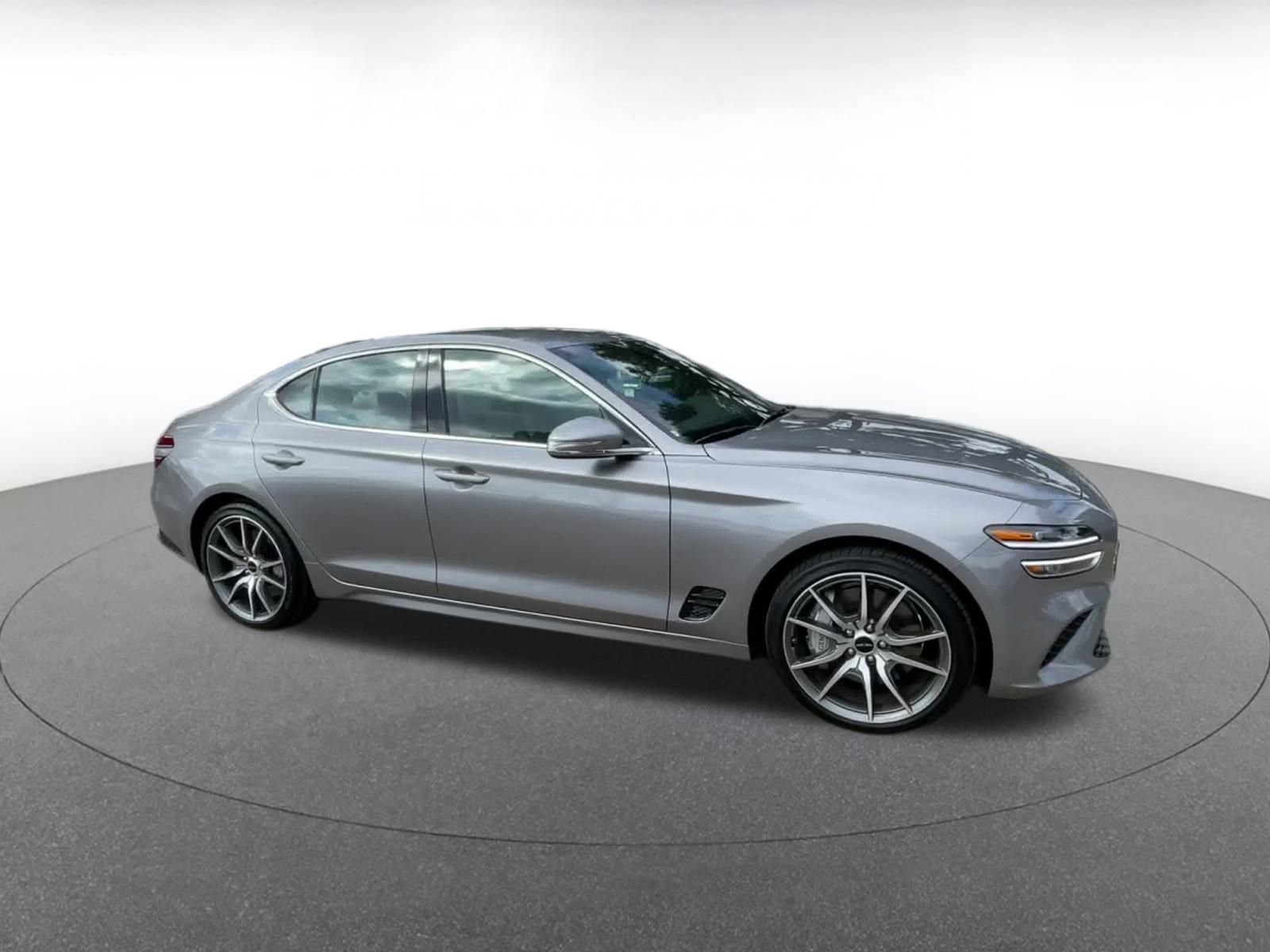 Used 2025 Genesis G70 2.5T image 2