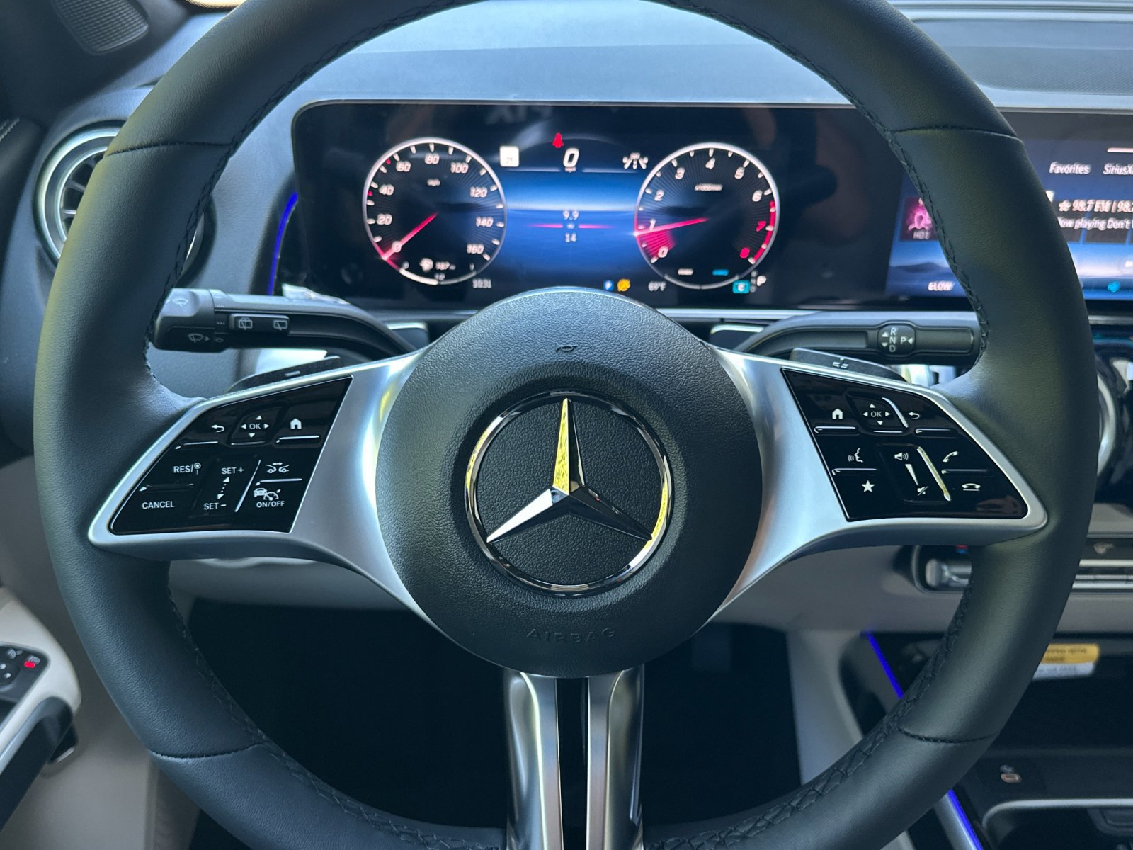 New 2026 Mercedes-Benz GLB 250 4MATIC image 24