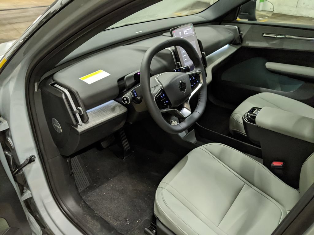 New 2026 Volvo EX30 Cross Country Ultra w/ Protection Package Premier AWD/4WD image 8
