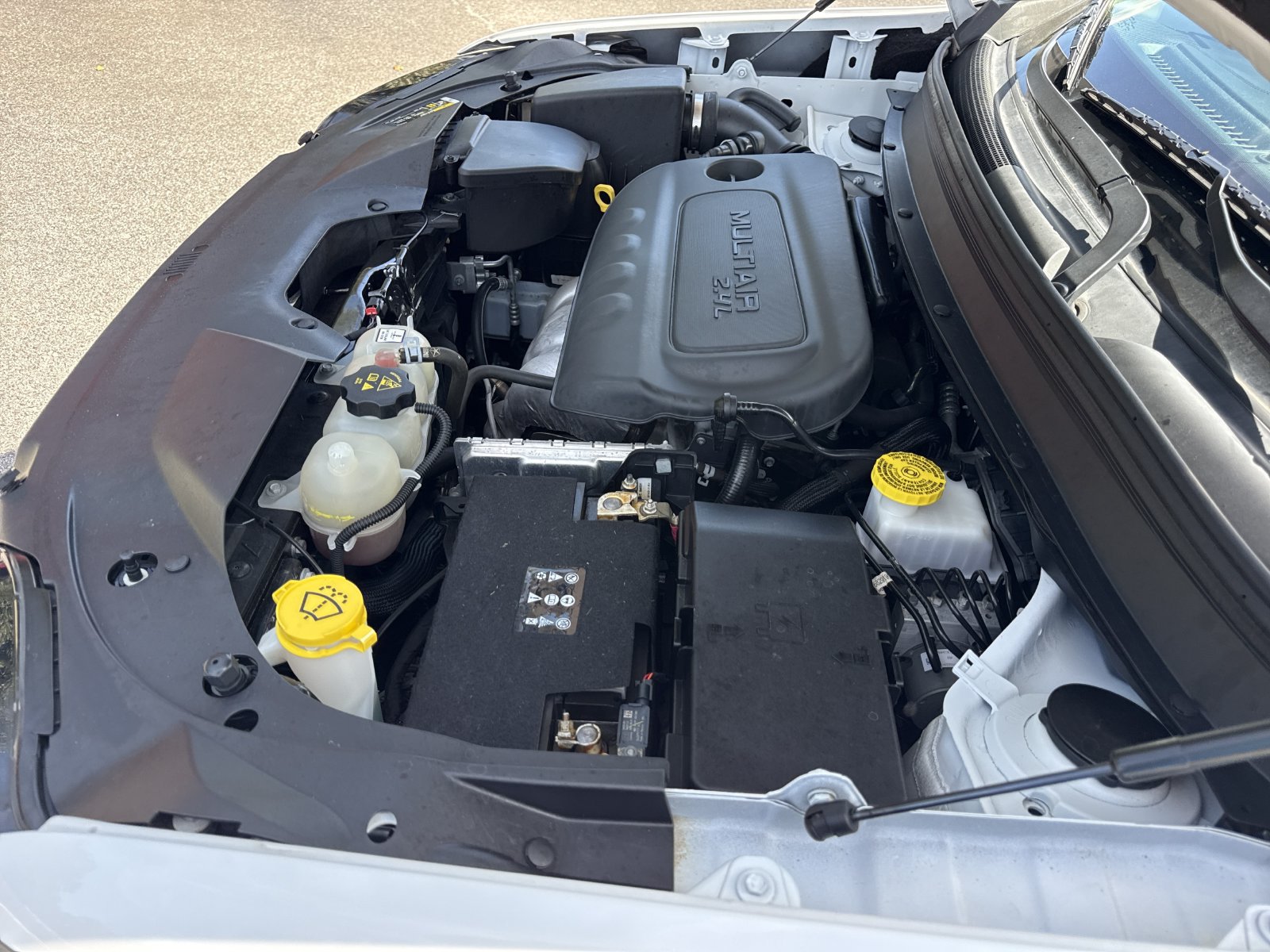 Used 2021 Jeep Cherokee Latitude Plus FWD image 34