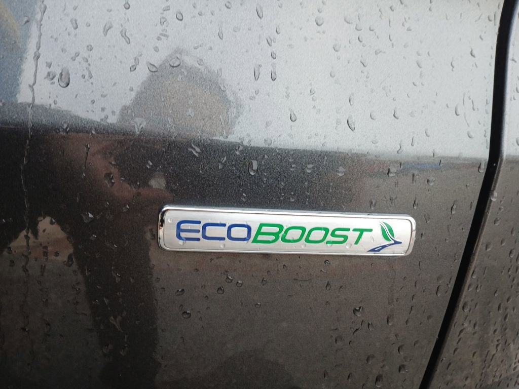 Used 2020 Ford Escape SE image 11