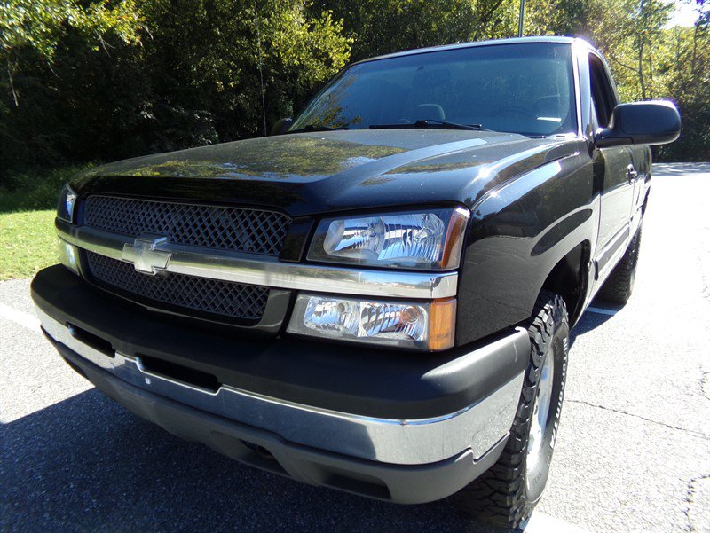 Used 2003 Chevrolet Silverado 1500 LS w/ Suspension Package, Off-Road AWD/4WD image 2