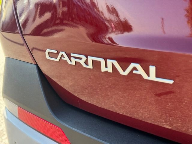 Used 2025 Kia Carnival FWD image 8