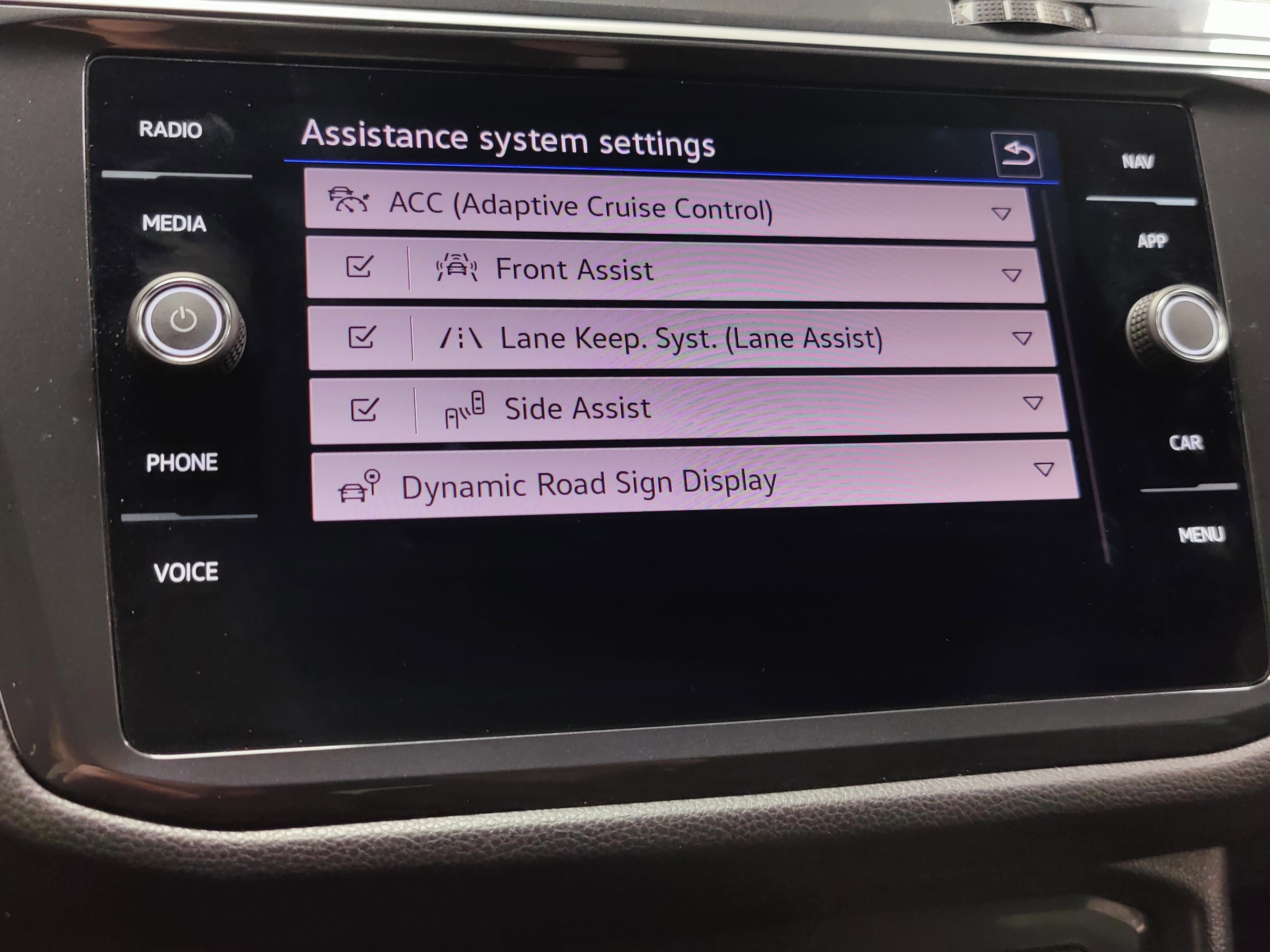 Used 2024 Volkswagen Tiguan SEL R-Line image 11