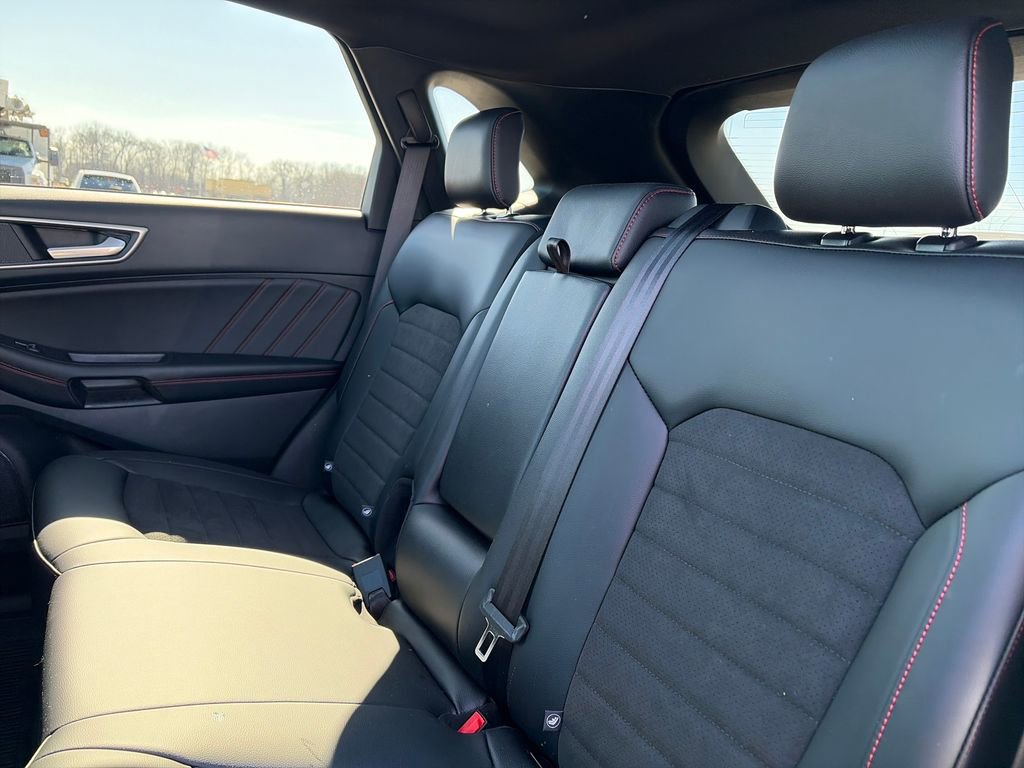 Used 2024 Ford Edge ST-Line AWD/4WD image 32