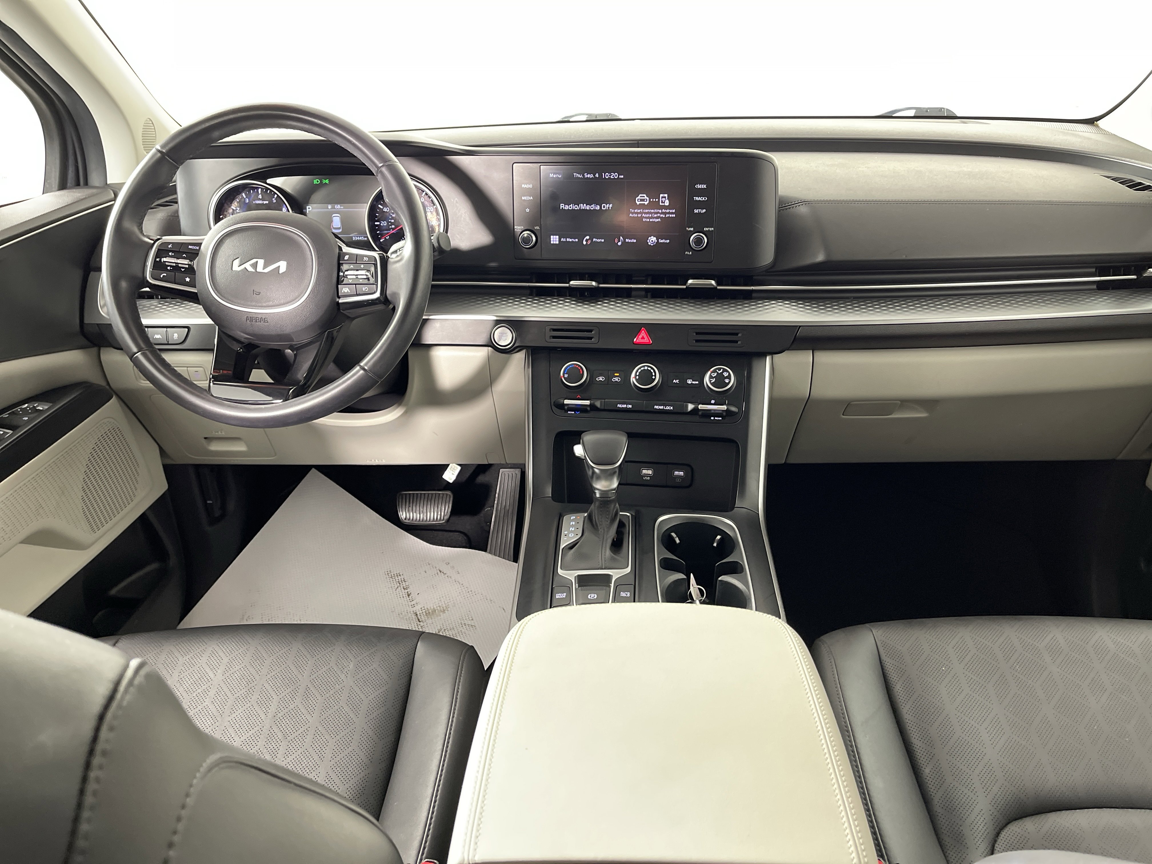 Used 2023 Kia Carnival LX image 15