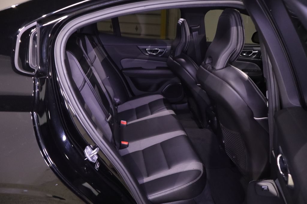 Used 2020 Volvo S60 T5 Momentum FWD image 32