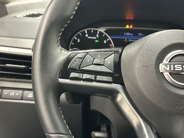 Used 2025 Nissan Altima 2.5 SR FWD image 17