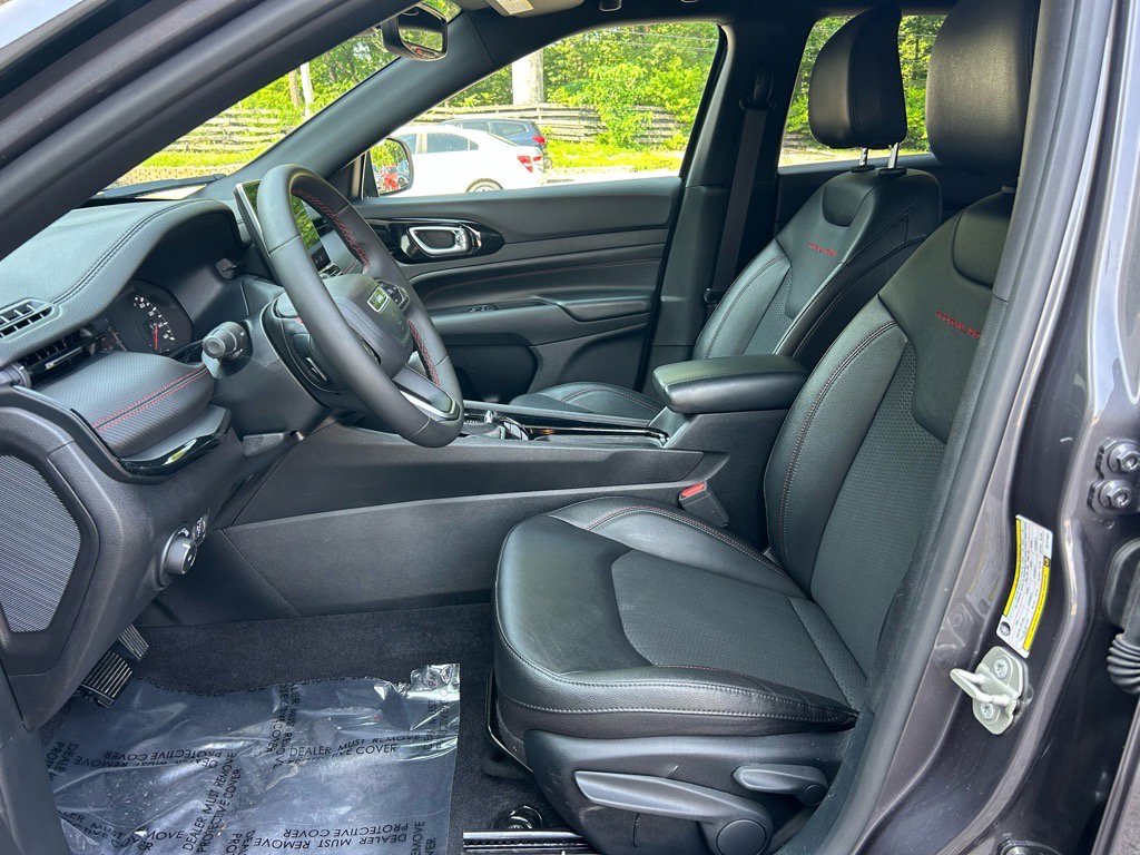 Used 2024 Jeep Compass Trailhawk image 16