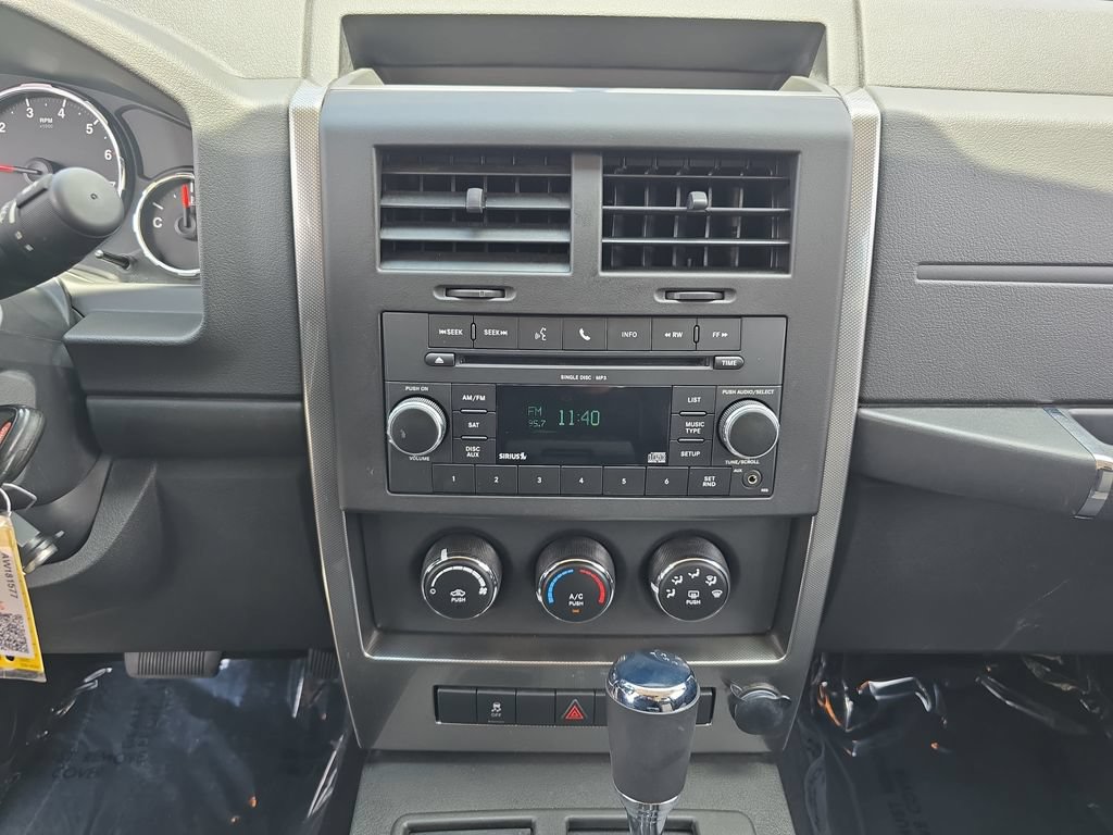 Used 2010 Jeep Liberty Sport RWD image 22