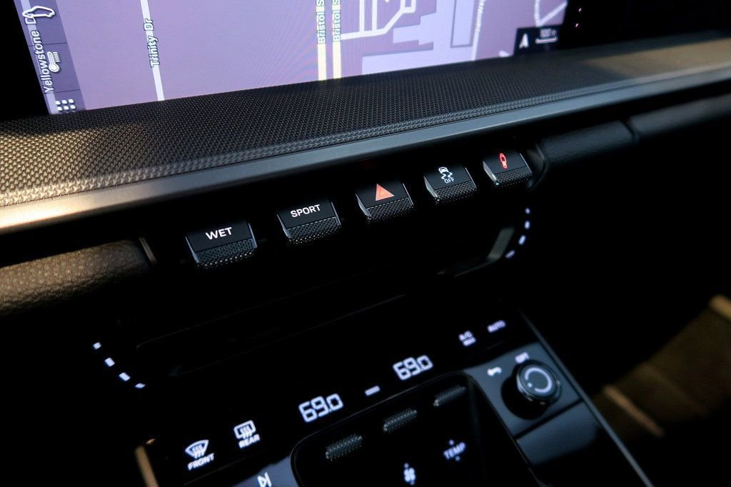 Used 2021 Porsche 911 Carrera 4 image 20