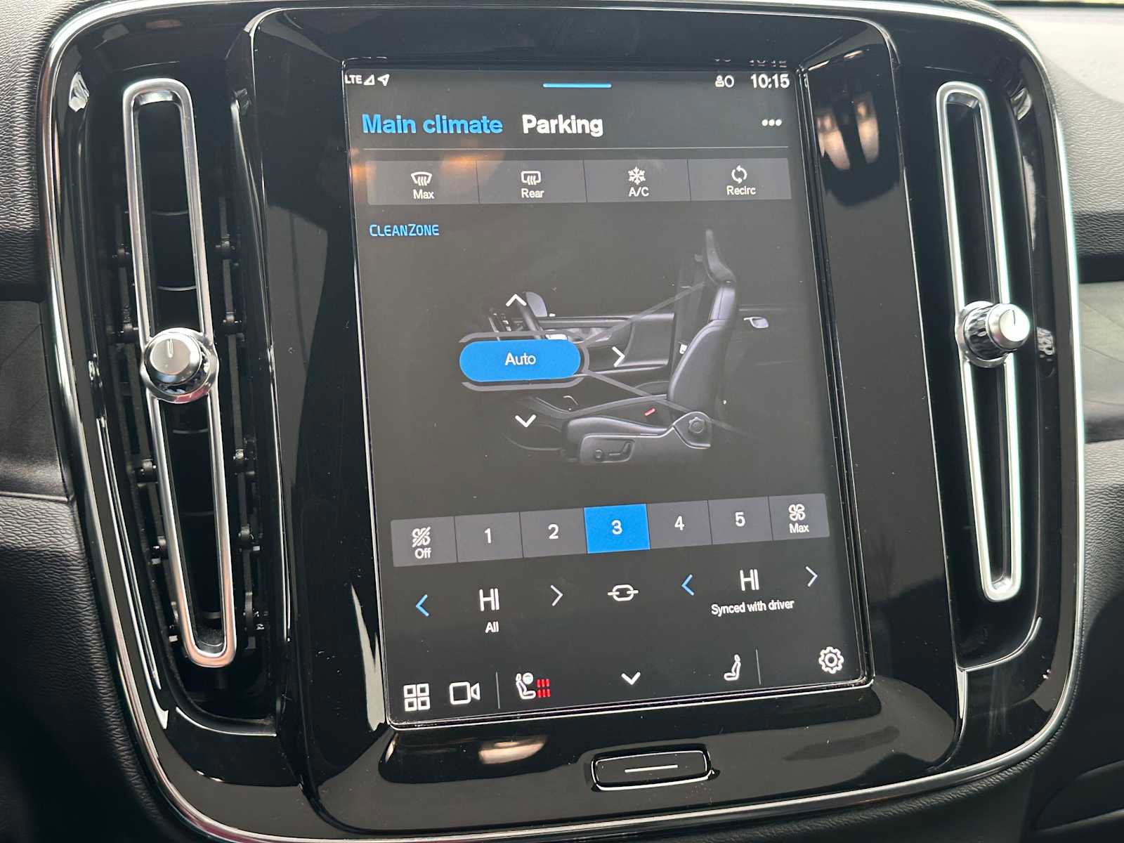 Certified 2023 Volvo C40 P8 Recharge Ultimate image 28