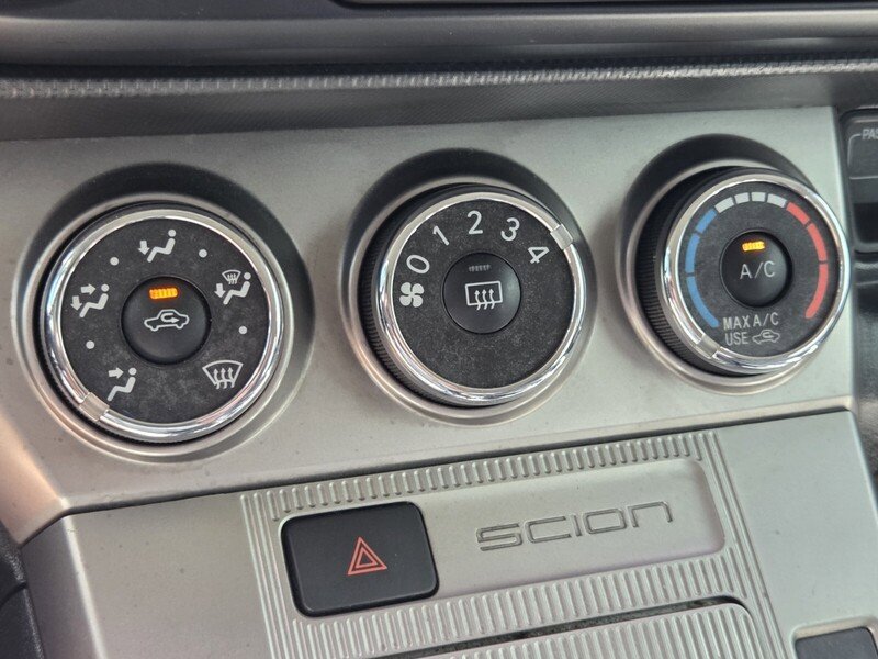 Used 2013 Scion xB FWD image 18