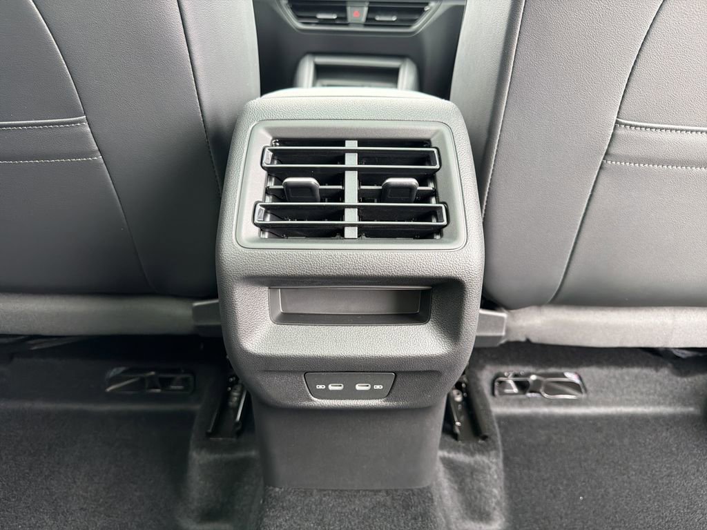 New 2026 Volkswagen Tiguan SE R-Line image 23