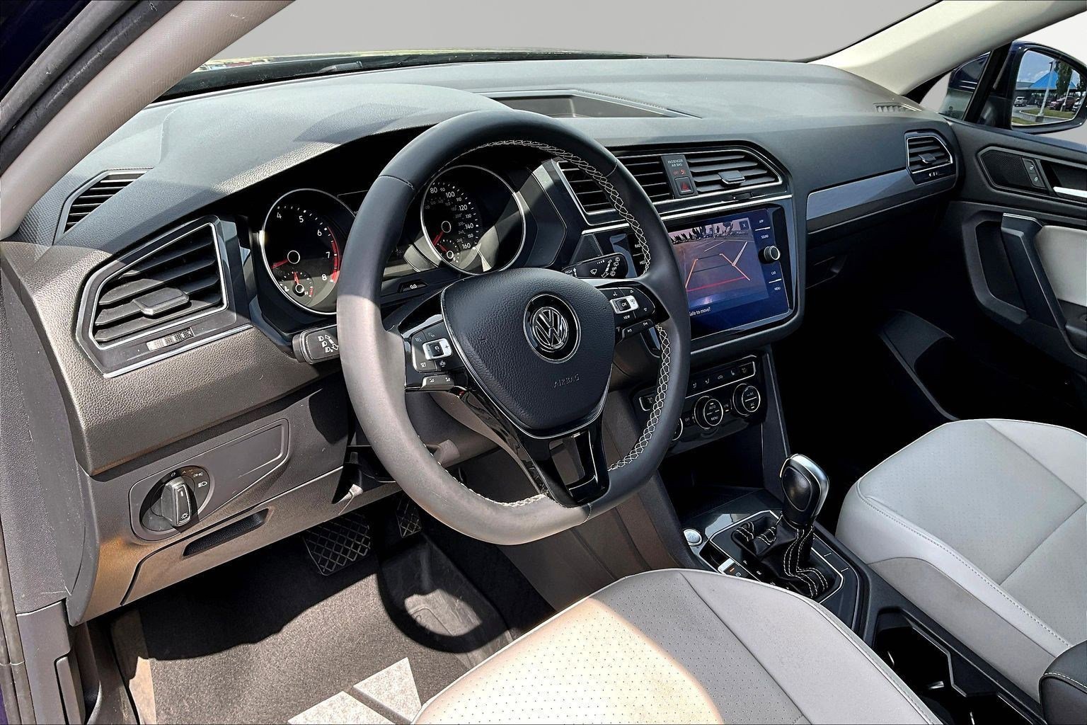 Used 2021 Volkswagen Tiguan SE FWD image 16